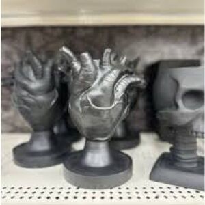 Ashland Black Heart Resin Vase